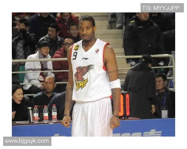 CBA激战广东队迎战青岛麦迪全力争胜展现篮球魅力