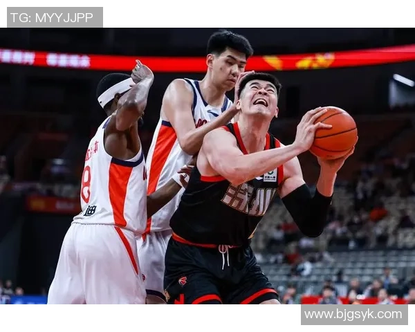 广州篮球队与深圳篮球队赛后分析灵活性表现及战术调整探讨MBA