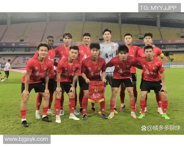 广州足球队灵活性变革引发热议探索新战术与团队协作的未来发展