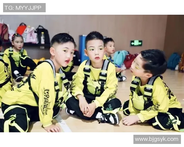 杭州街舞队展现灵活性与创意的完美结合引领街舞新潮流MBA