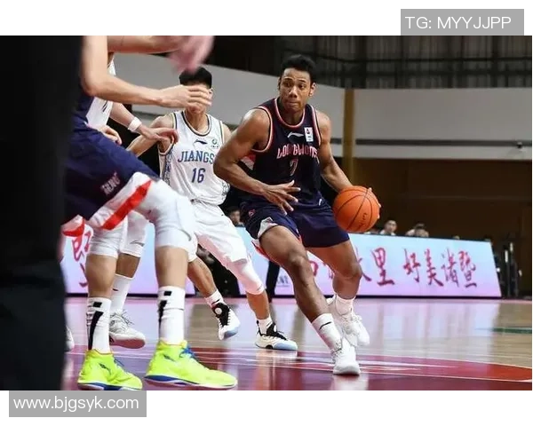 祝铭震的成长之路与未来发展展望：从青年才俊到行业领军人物的蜕变