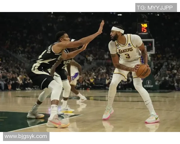 雄鹿与湖人精彩对决全场录像回放尽享篮球盛宴