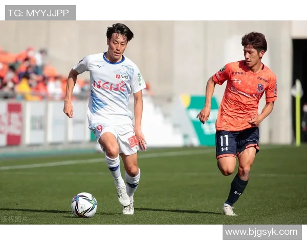 长崎航海与大阪樱花的激烈对决展现日本足球的魅力与激情